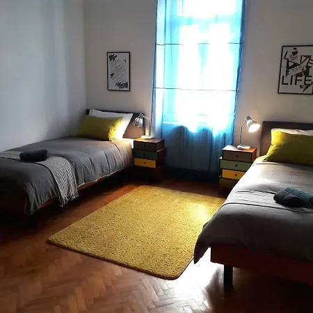 Chloee Apartment